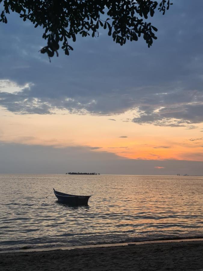 Glory Beach Resort Seaview Private 2Br Port Dickson Buitenkant foto